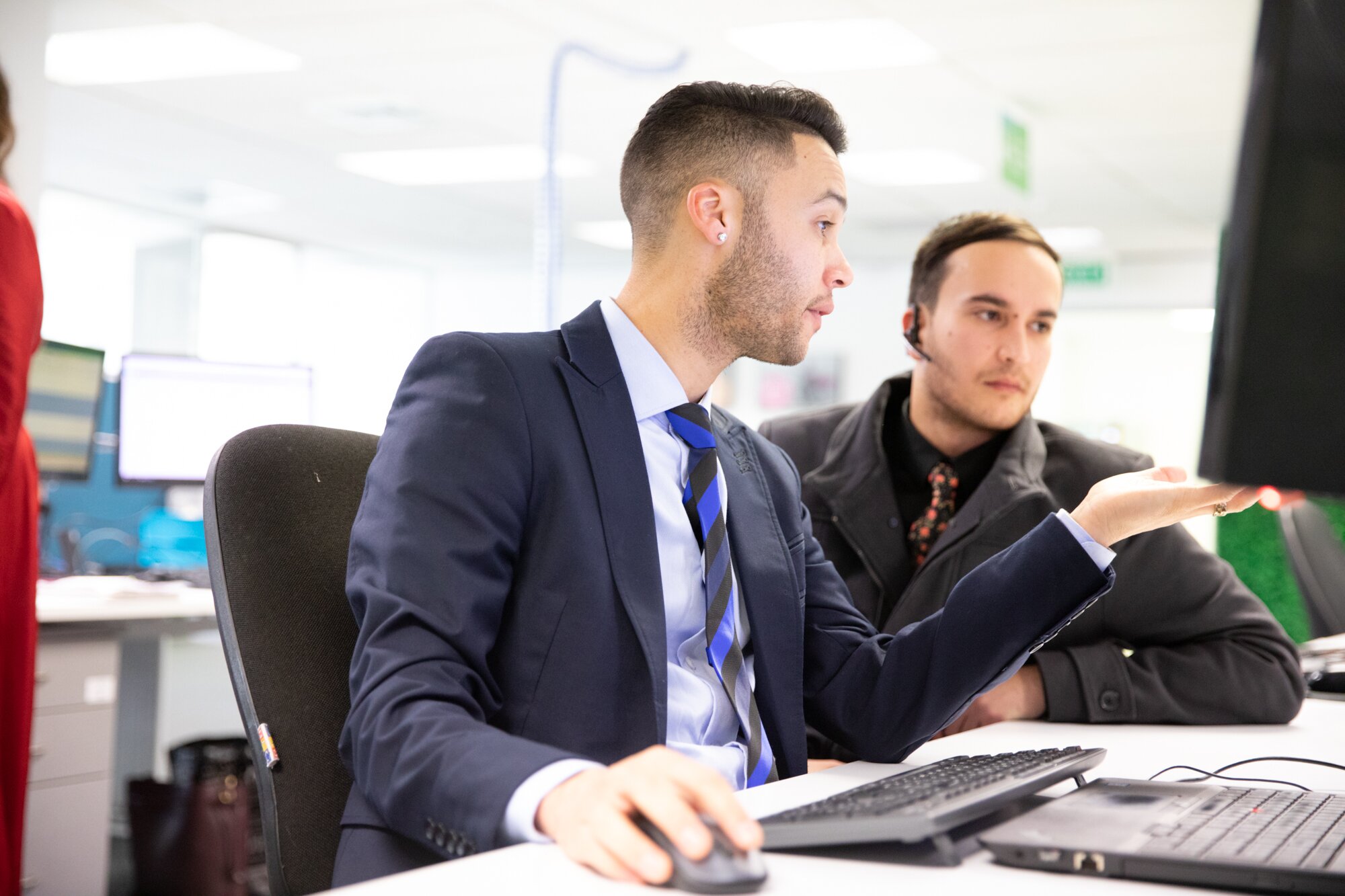 61-Leading Edge July 19_LR